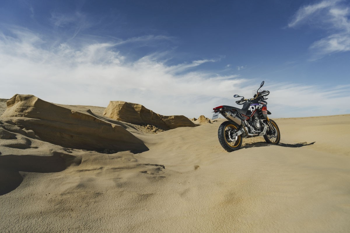 Aprilia Tuareg Rally 660: il ritorno di una leggenda, più cattiva e pronta al deserto +VIDEO+